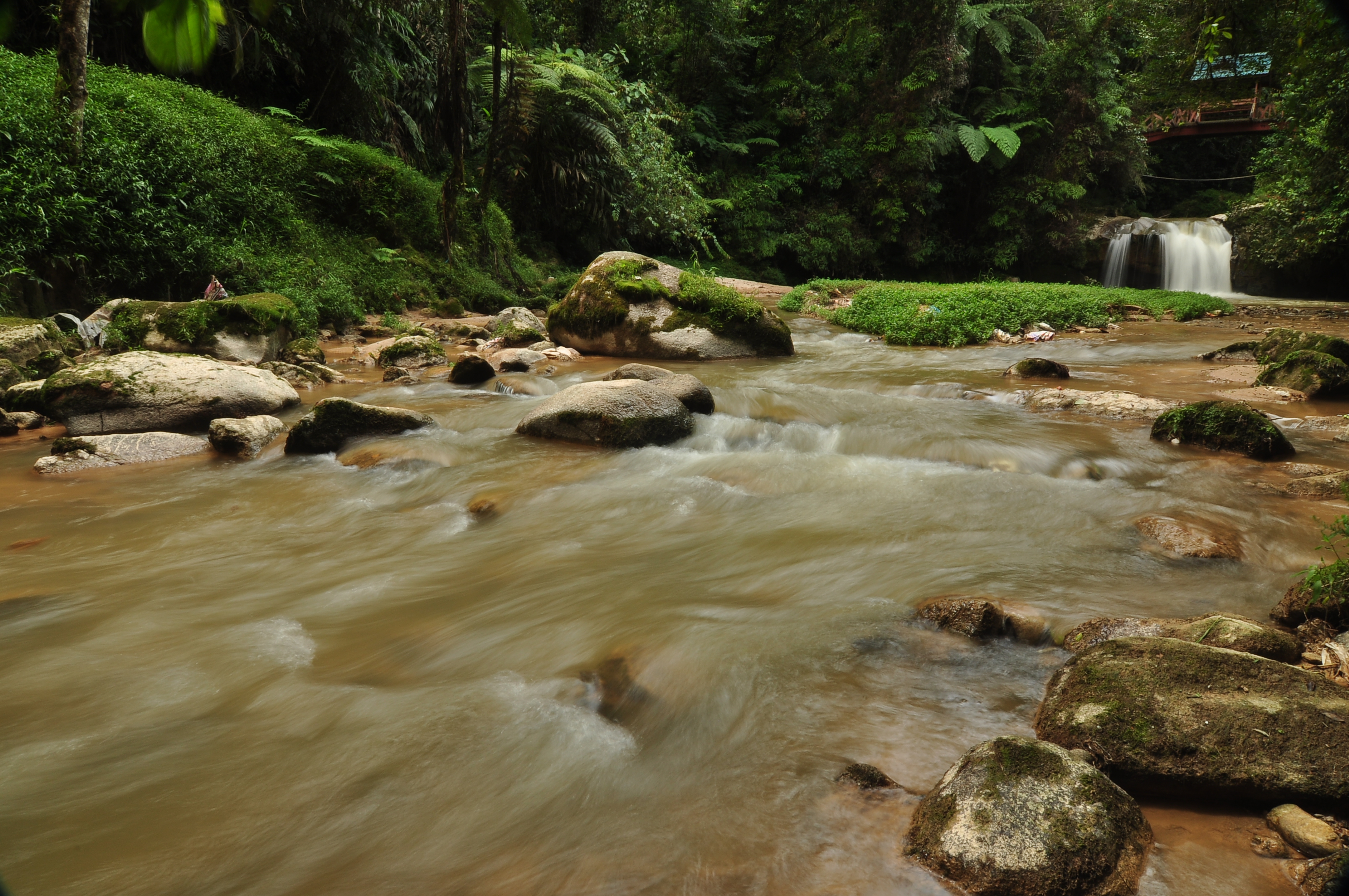 Taman Eko-Rimba Parit Falls 